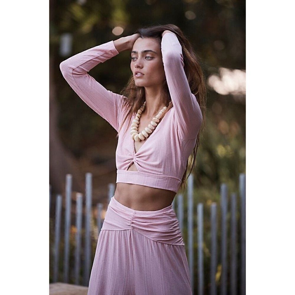 NEW FREE PEOPLE BEACH SELENA SET CROP TOP & WIDE LEG PANT SET SMOKED PINK - Picture 3 of 4